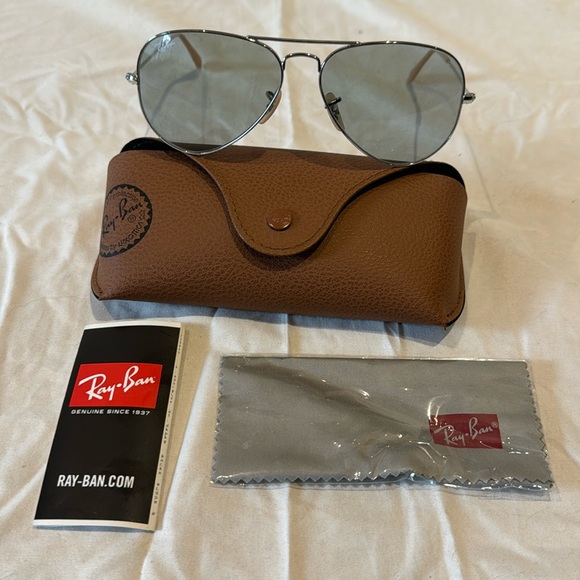 Ray-Ban Aviator Sunglasses - Picture 5 of 5